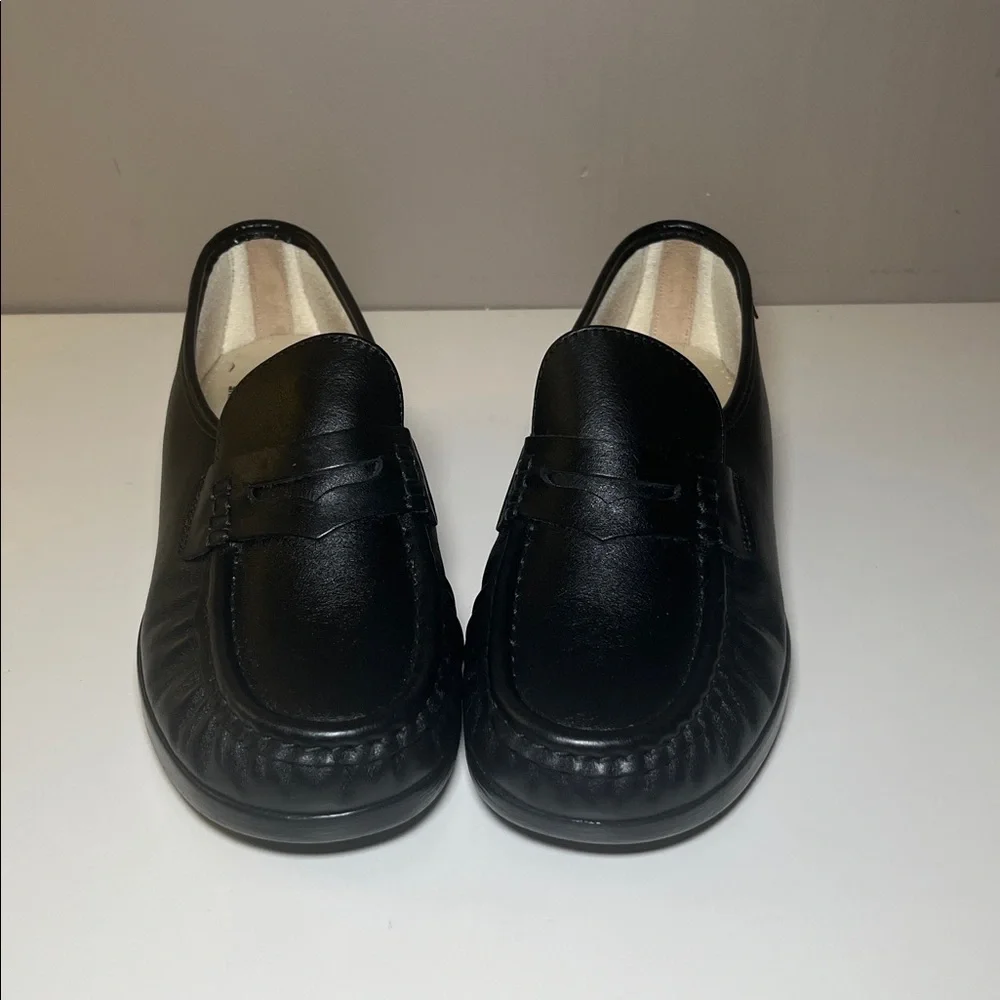 SAS (San Antonio Shoemakers) Classic Timeless Black Leather Loafer New 9WW